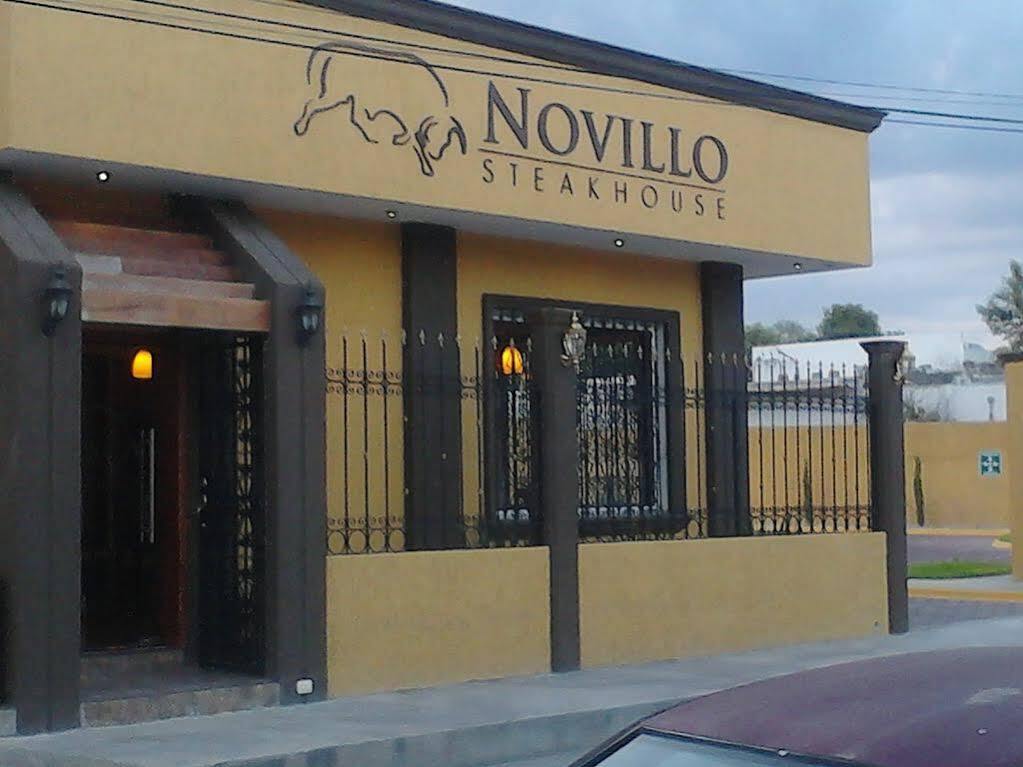 Monte Salerno Hotel & Suites Montemorelos 外观 照片