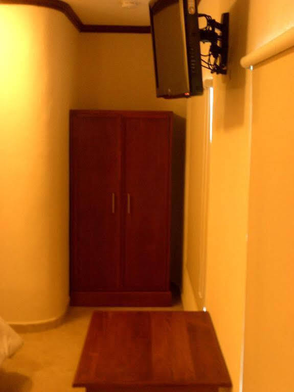 Monte Salerno Hotel & Suites Montemorelos 外观 照片
