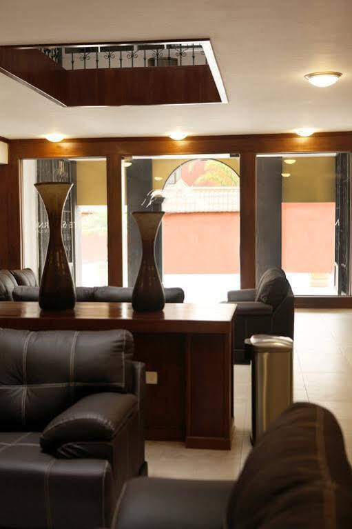 Monte Salerno Hotel & Suites Montemorelos 外观 照片