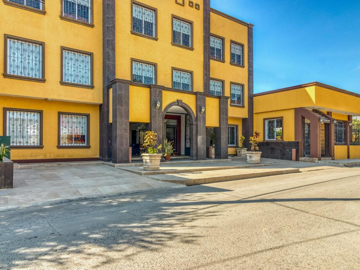 Monte Salerno Hotel & Suites Montemorelos 外观 照片